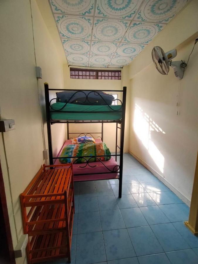 Home Stay At Tapae Чиангмай Екстериор снимка