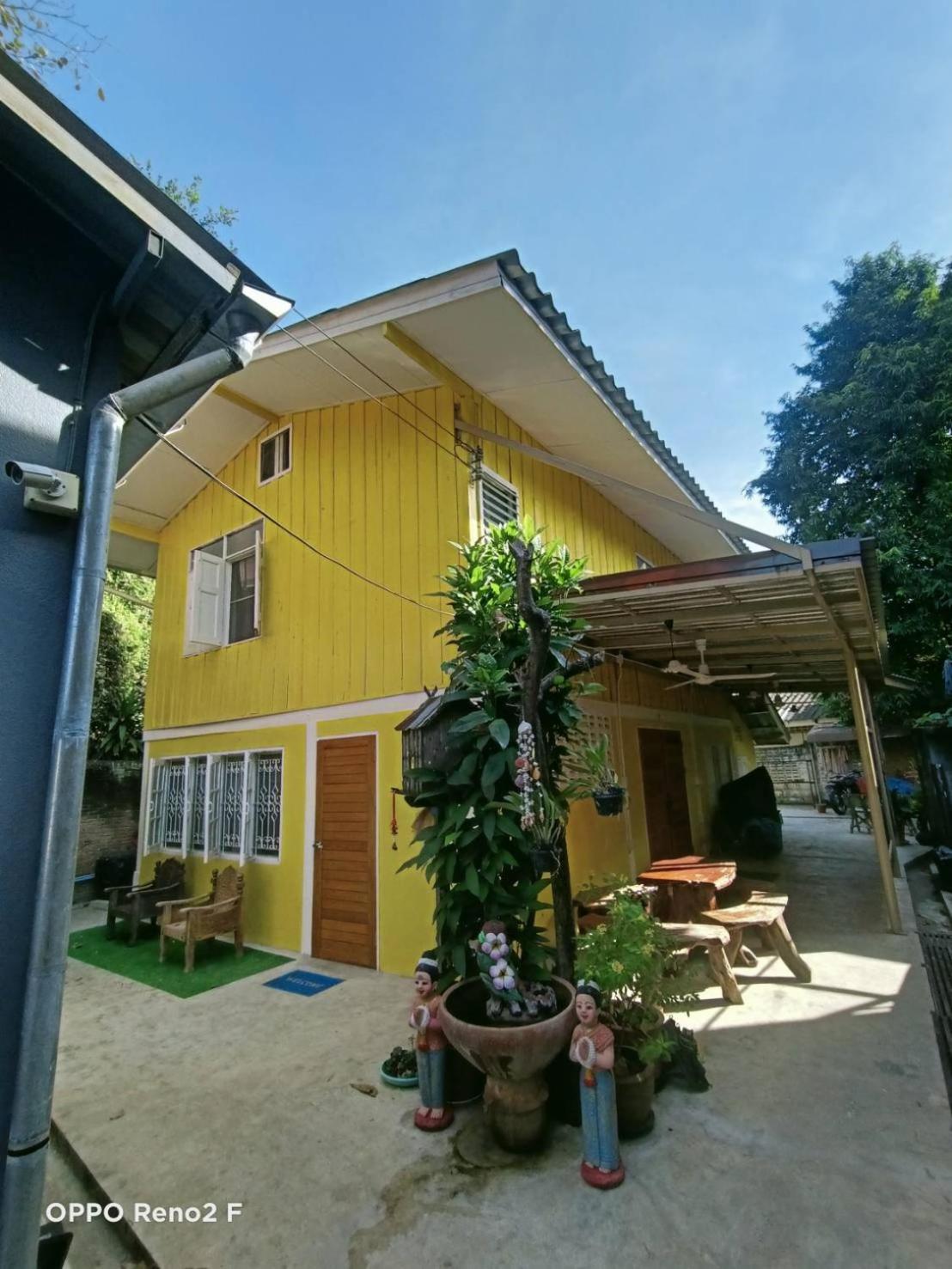 Home Stay At Tapae Чиангмай Екстериор снимка