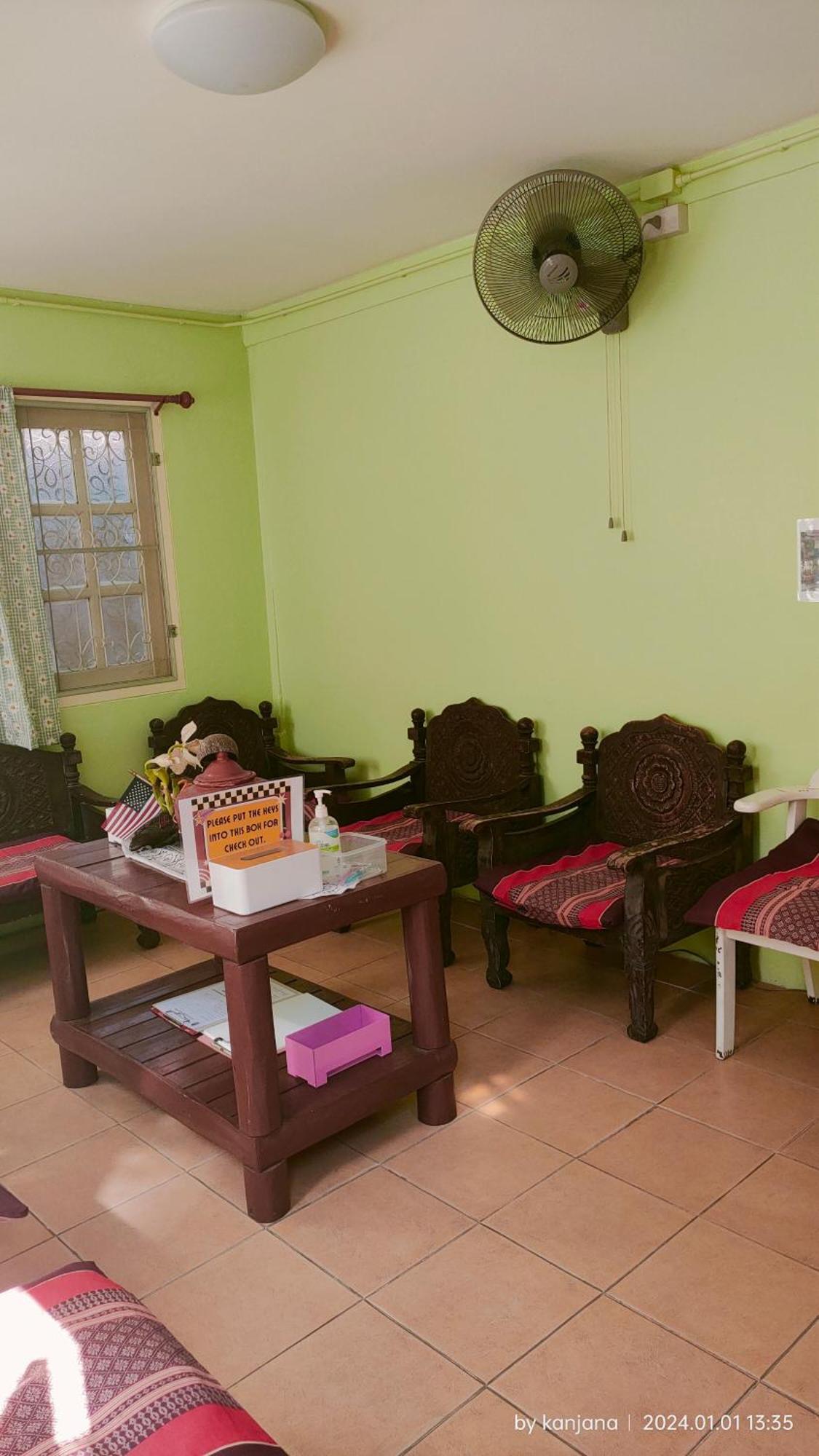 Home Stay At Tapae Чиангмай Екстериор снимка