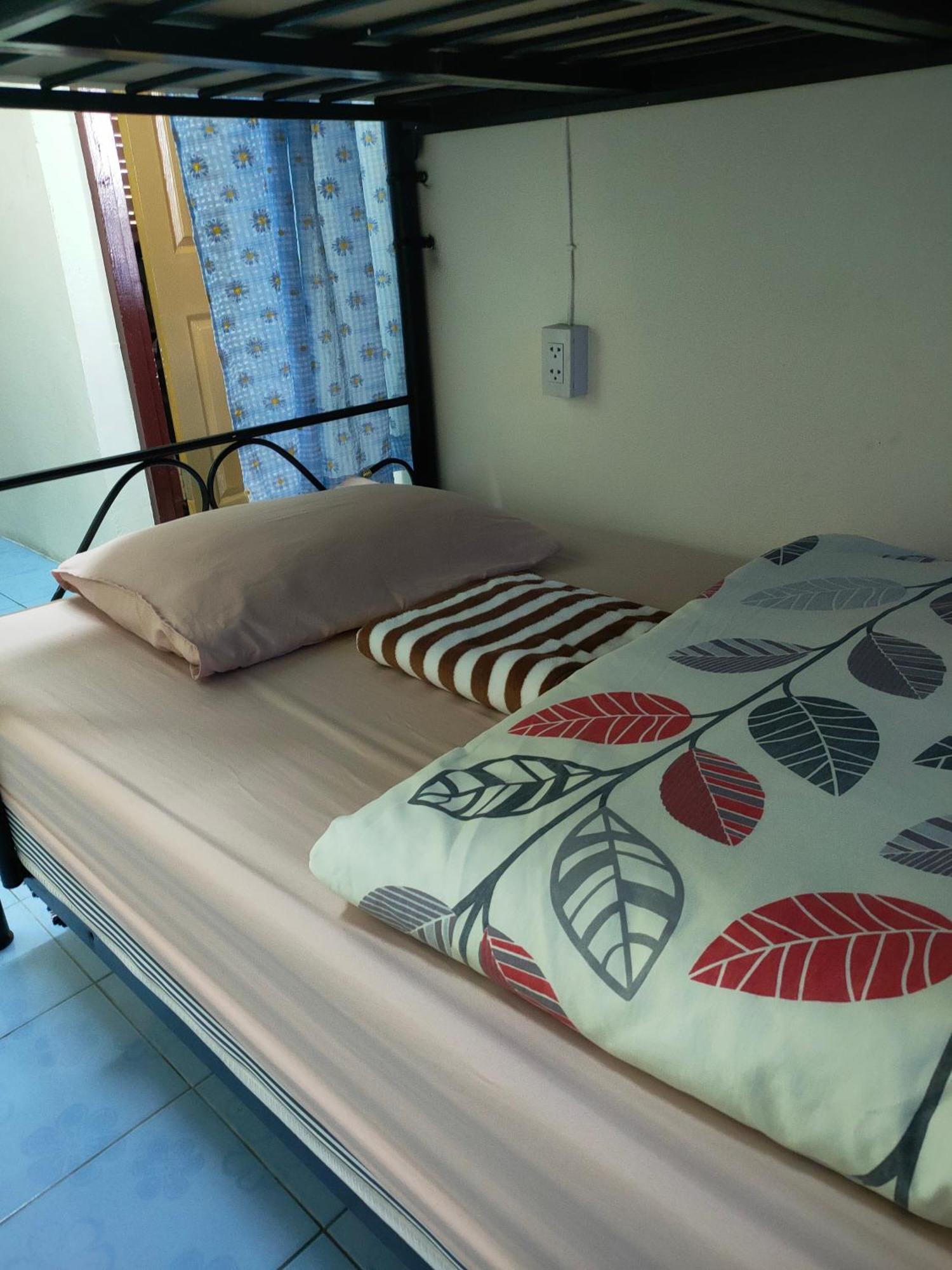 Home Stay At Tapae Чиангмай Екстериор снимка