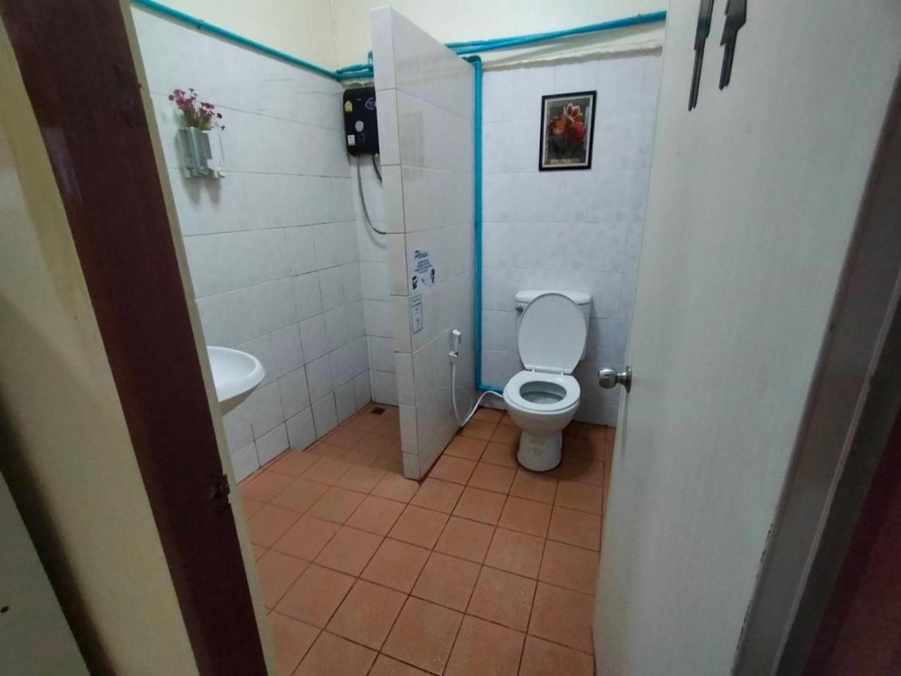 Home Stay At Tapae Чиангмай Екстериор снимка