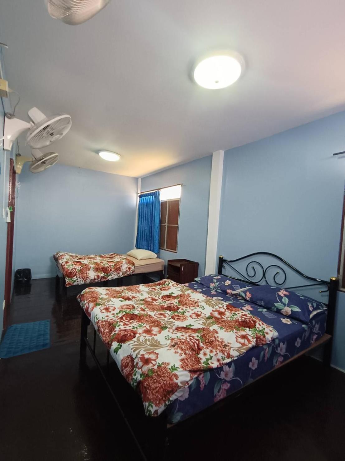 Home Stay At Tapae Чиангмай Екстериор снимка